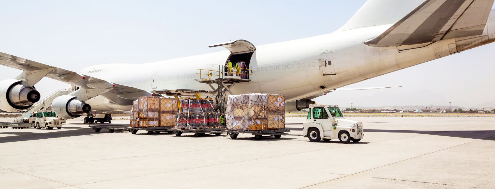 Vận chuyển đường hàng không